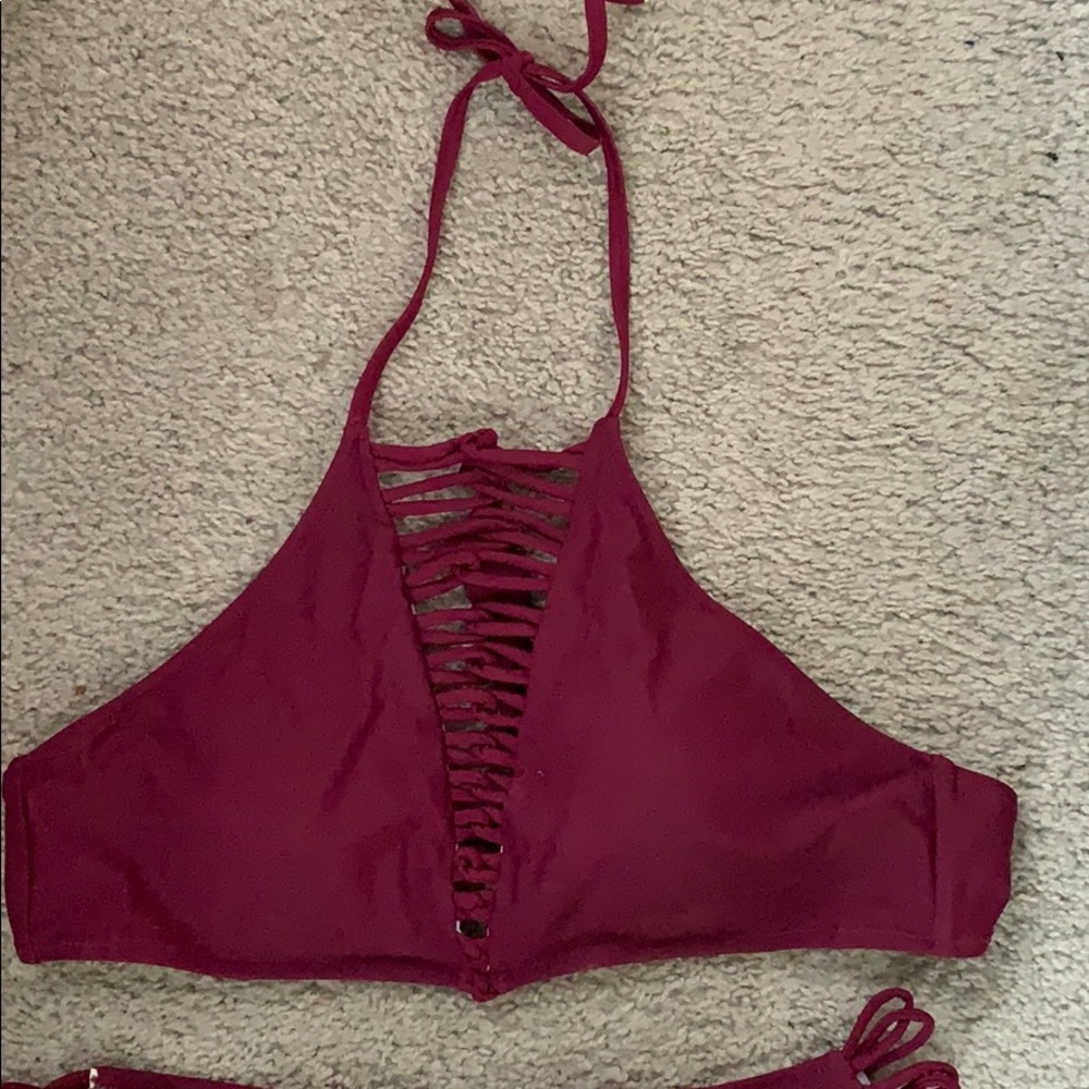 Bikini - Picture 2 of 3